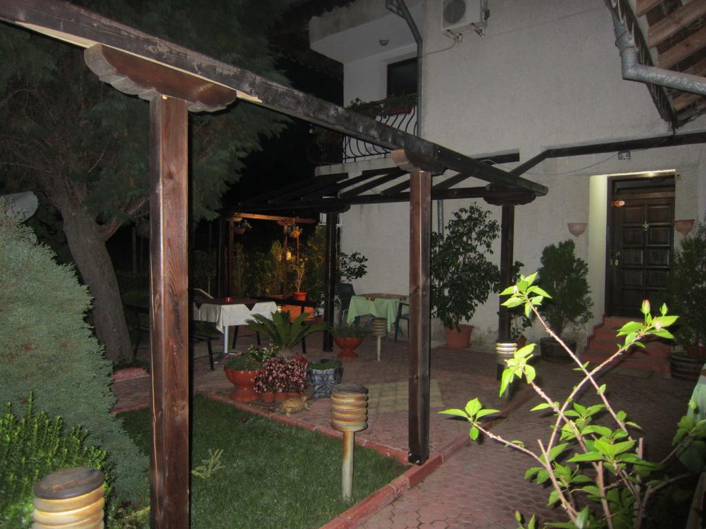 Guest House Delphini Varna Exterior photo